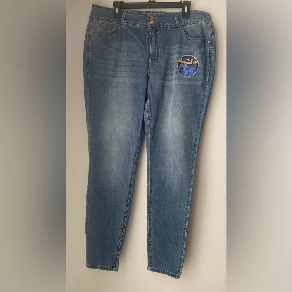 Angels Curvy Skinny Medium Wash Jeans Size 18W